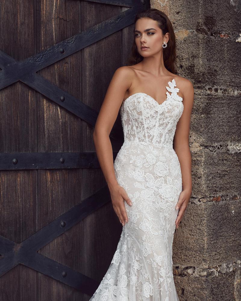 123107 simple lace wedding dress with classic sweetheart neckline3